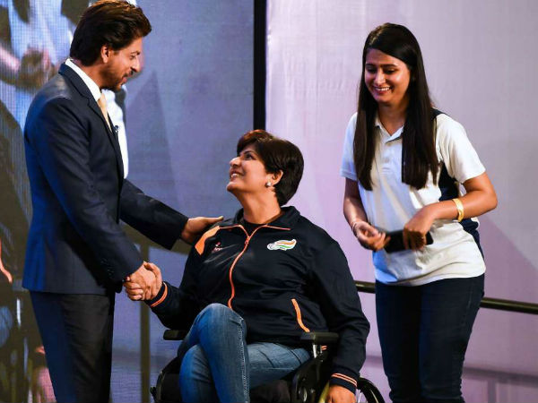 Shah Rukh Khan Donates Wheelchairs