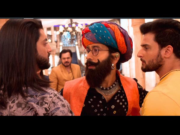 Majnu Is Asked To Leave The House
