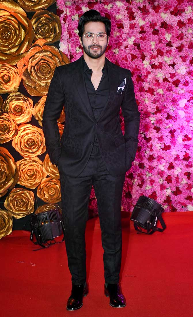 Varun Dhawan received ten marks for his style at the red carpet