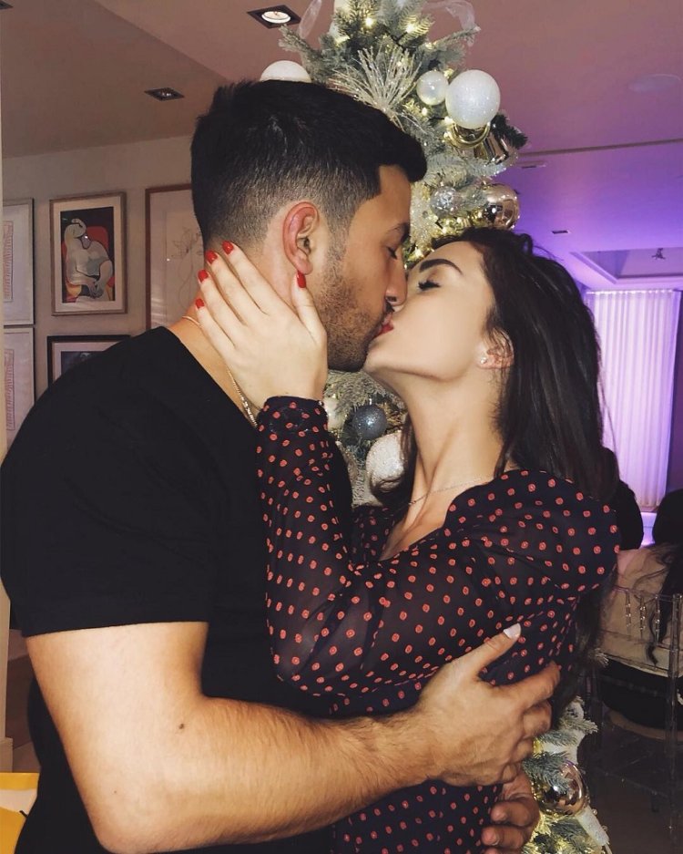 Amy Jackson Kiss Multi Millionaire Lover
