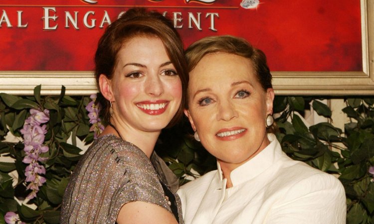 Anne Hathaway Julie Andrews T