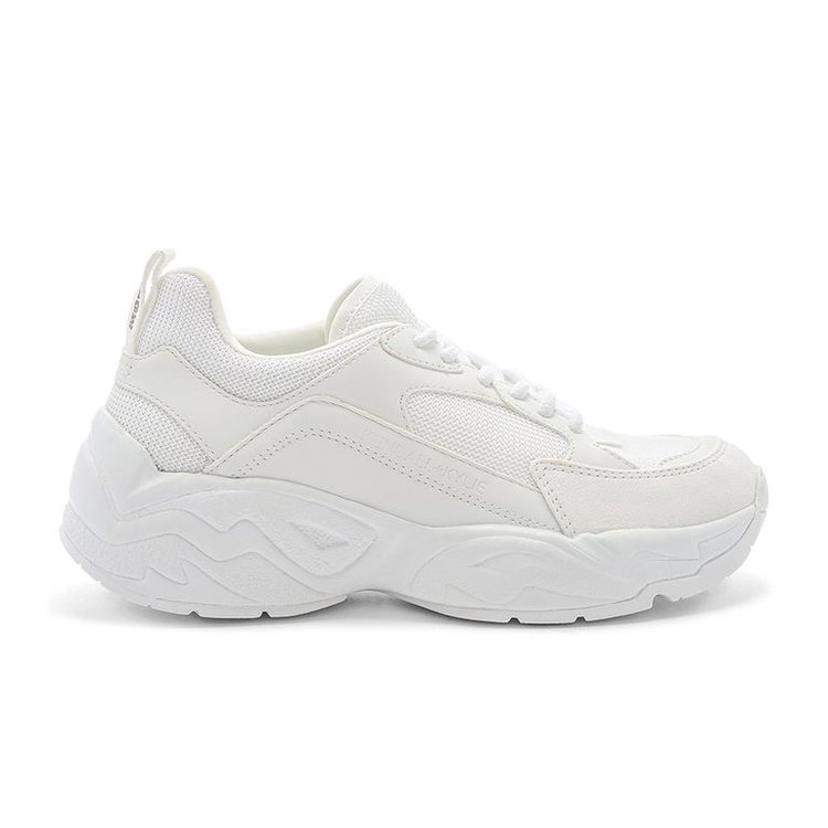 10 Best White Sneakers To Kick Start Your New Year - StarBiz.com