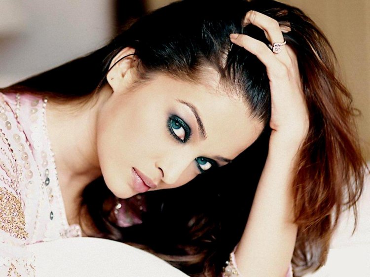 Aishwarya Rai Bachchan 2006