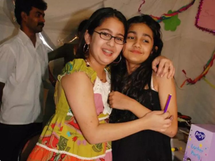 Sara-Ali-Khan-and-friend