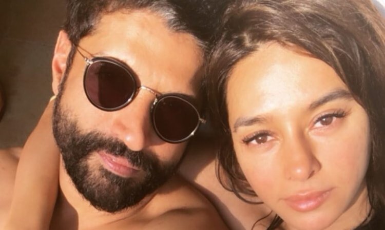 Shibani Dandekar Farhan Akhtar 3