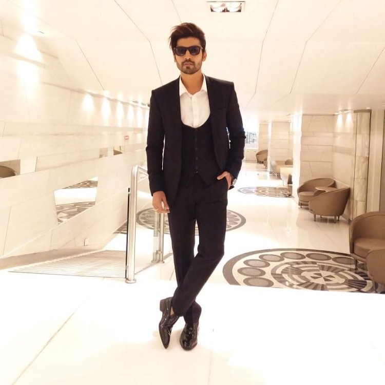 Happy Birthday Gurmeet Chaudhary: 10 Drool-Worthy Photos That Will Make ...