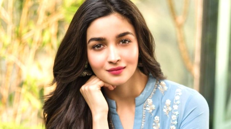 801743 Alia Bhatt Rrr Crop