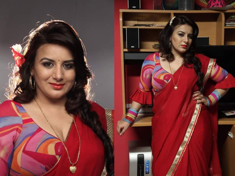 Pooja Gandhi 145940887020