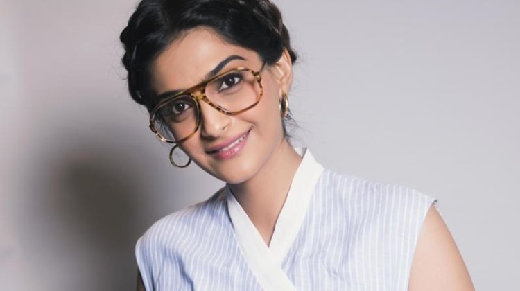 Sonam Kapoor 4 