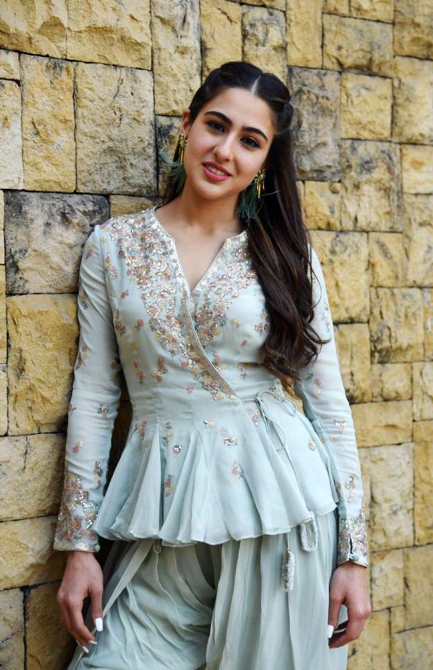 Sara Ali Khan aims at becoming a feature politician.