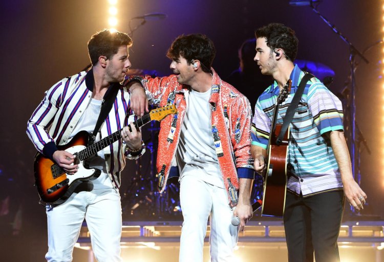 Jonas Brothers Announce Happiness Begins Album