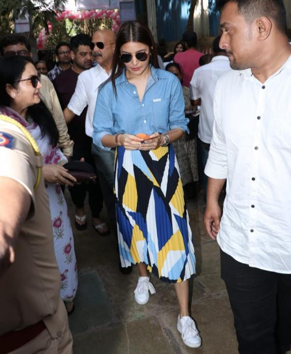 Anushka Sharma cast her vote in summer outfit