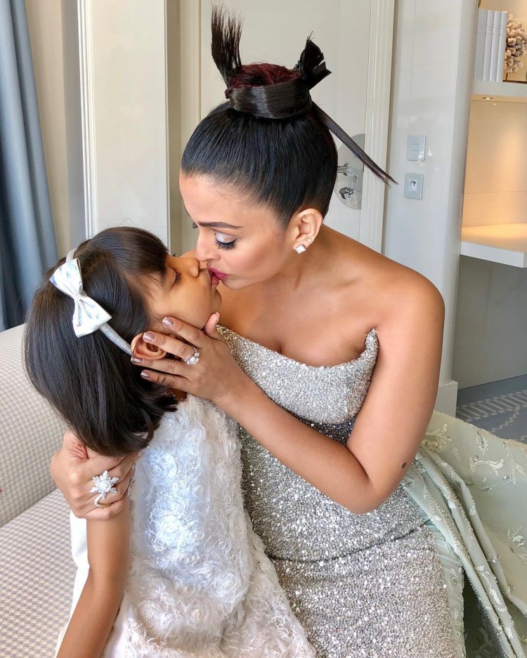 Aishwarya Rai Bachchan And Daughter 2