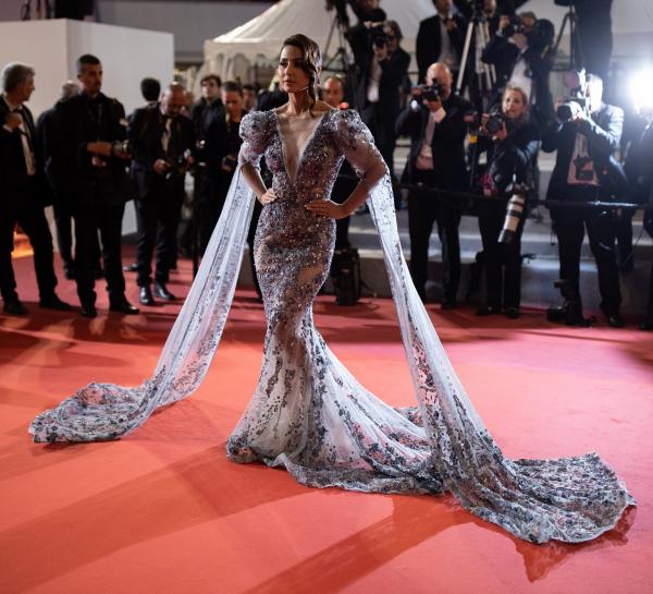 Hina Khan At Cannes 2019 5