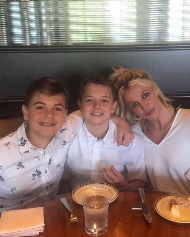 Britney Spears Sons Dealing With Her Illness1