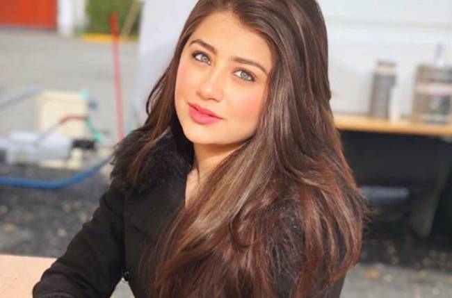 6 Aditi Bhatia