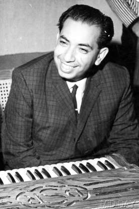 12 Mahendra Kapoor