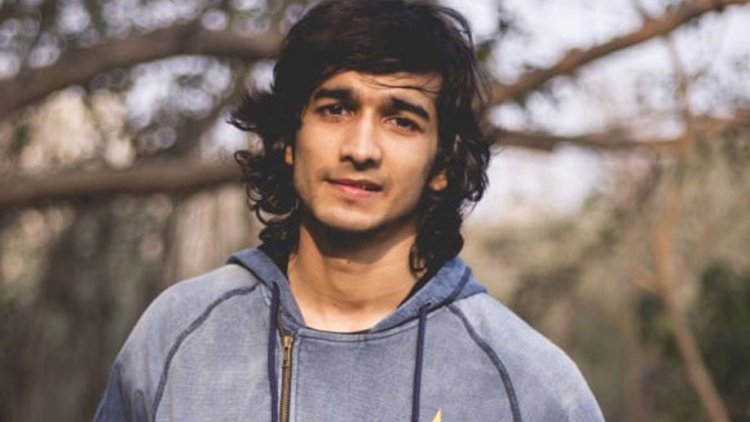 Shantanu Maheshwari Tries Smoking For The First Ti