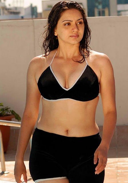 Shruti-Marathe-hot-marathi-actress