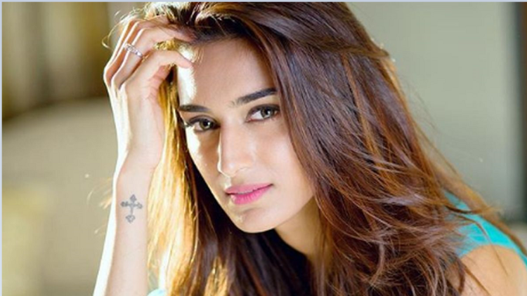 Erica-Fernandes-Top-50-Most-Desirable-Women