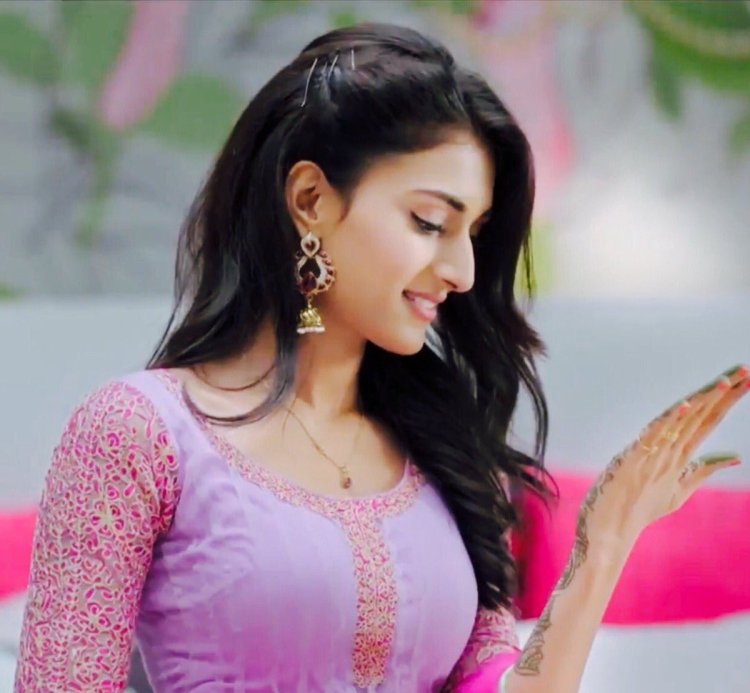 Erica-Fernandes-Top-50-Most-Desirable-Women