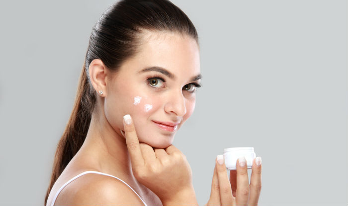 Face Moisturizer is the best night cream for glowing skin in india