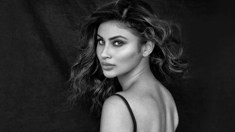 Mouni Roy Mono Photo