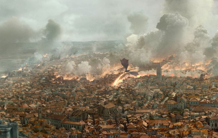 Game of Thrones: daenerys burns kings landing