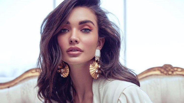 Amy Jackson Sets Internet On Fire With Her Workout