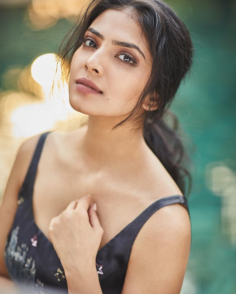 Malavika6