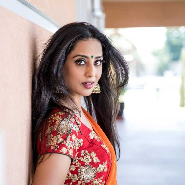 Mahie Gill Revealed To Have A 3-Year-Old Daughter And To 