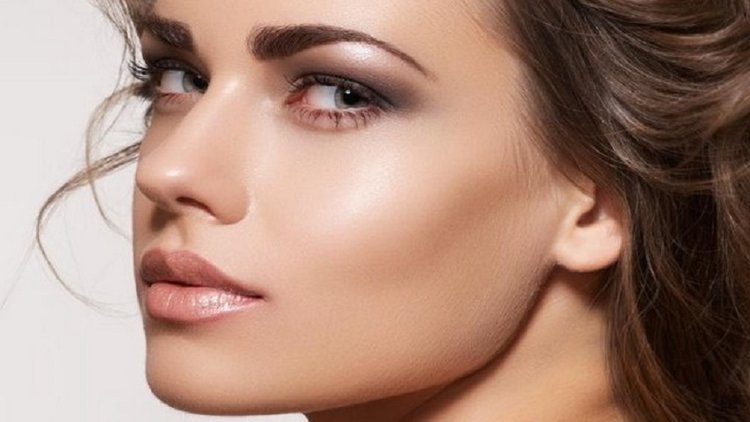 Top 5 Simple Ways To Make Your Skin Glow Naturally