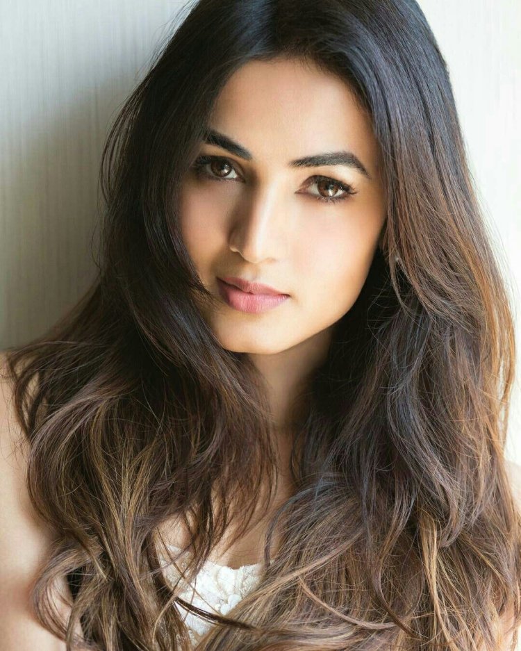 Bollywood Celebs From Royal Families5