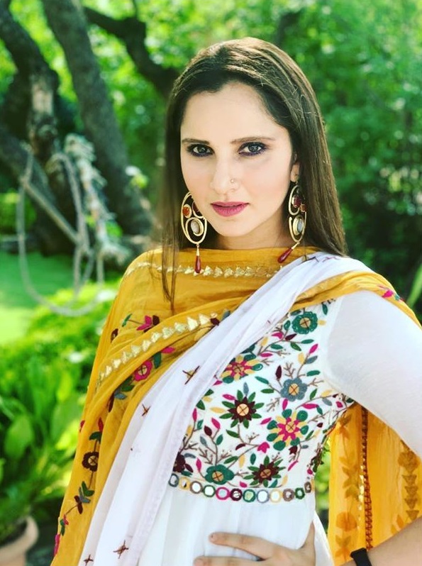 Sania Mirza Gives Us Major Mommy Fashion Goals4