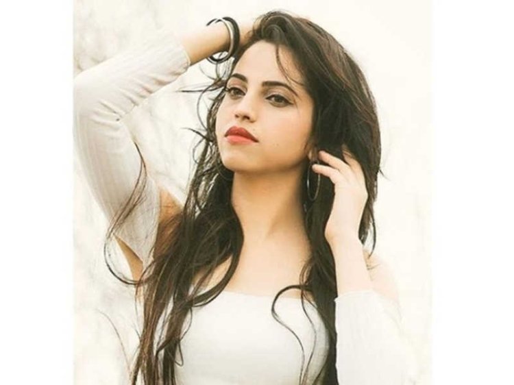 Anupama Solanki Faints On Set1