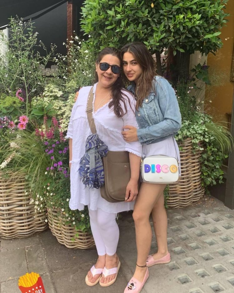 Sara Ali Khan's Endearing Pictures With Her Mom Will Make You Go Aw