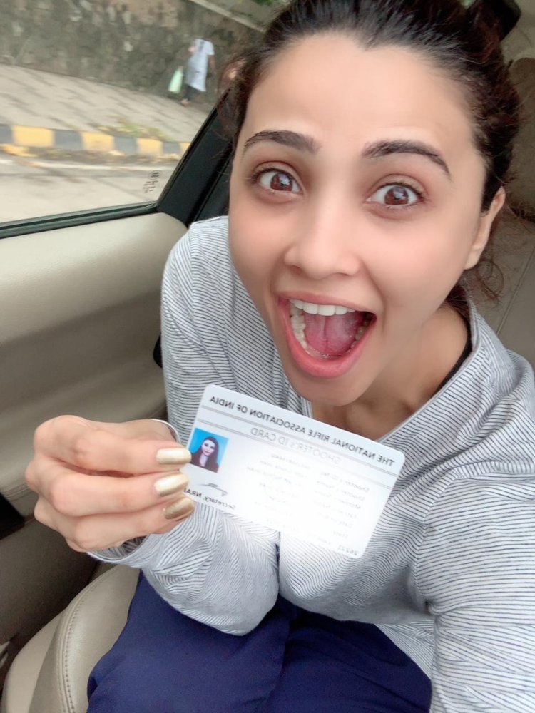 Daisy Shah Becomes The First Actress Get Shooting