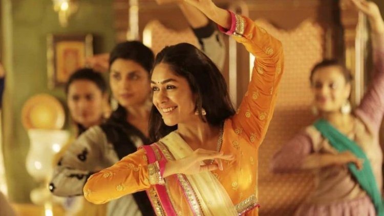 Mrunal Thakur 2