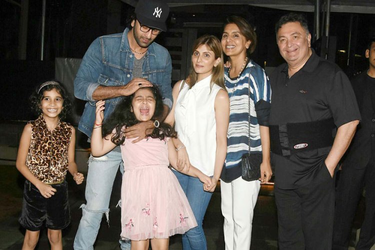 Rishi Kapoor And Family