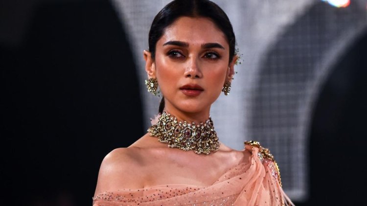 Fashion India Tahiliani C614f7ce 93e0 11e8 A9be 0a