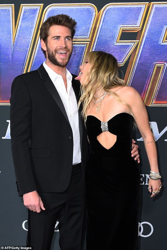 Liam Hemsworth was 'shocked' seeing Miley kissed another woman ...