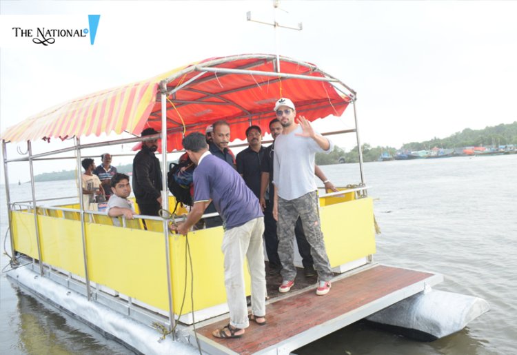 celebrities using public transport