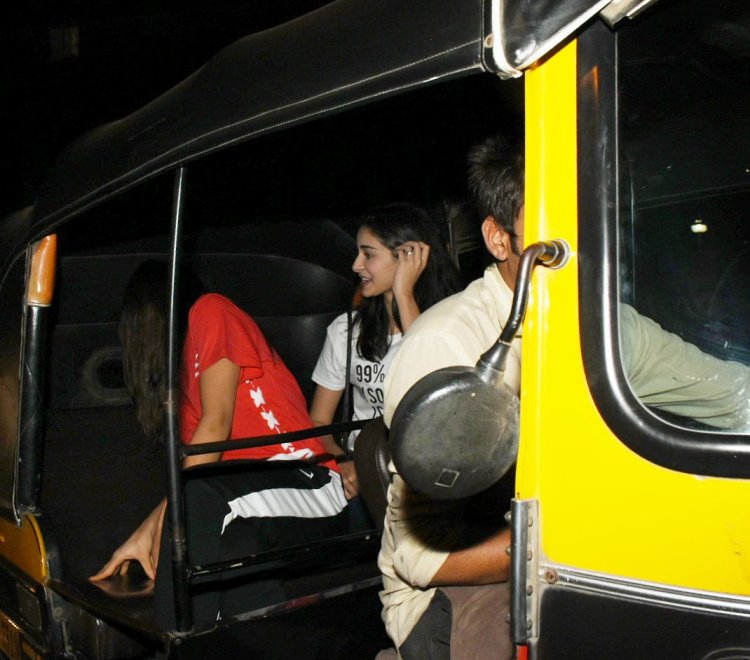 celebrities using public transport