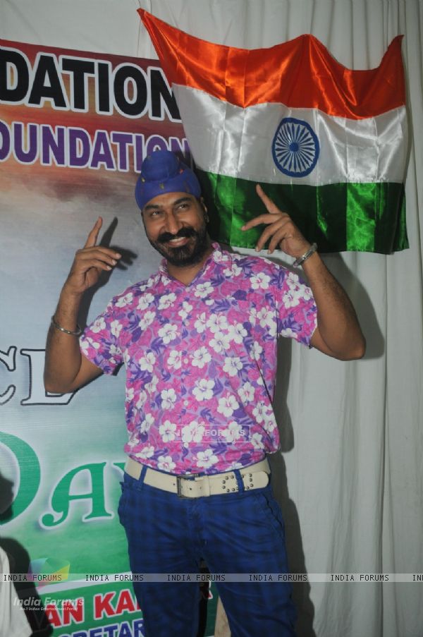 291807 Gurucharan Singh Celebrates Independence Da