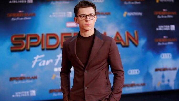 Tom Holland poses at the World Premiere of Marvel Studios' 