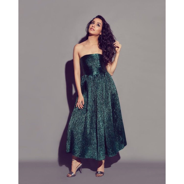 Shraddha Kapoor Spreads Her Captivating Charm In A