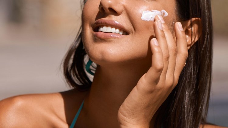 Apply Sunscreen For Skin care