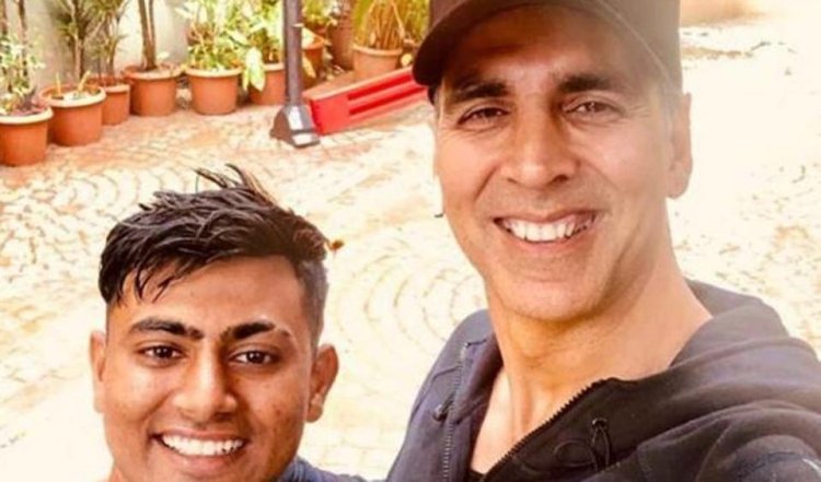 Akshay Kumar met a fan called Parbat at his home