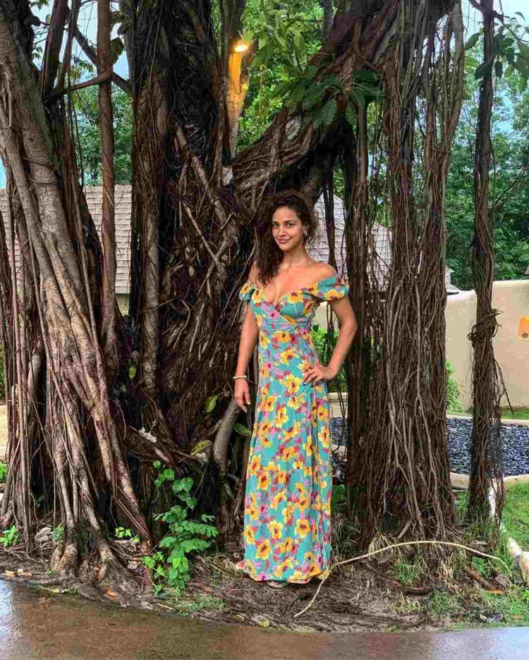 Aisha Sharma Vacation 2