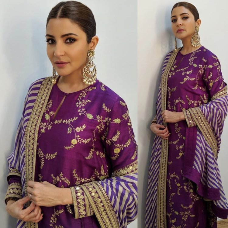 Fashion Queen Anushka Sharma Gives Lessons On How To Wear Kurtas ...